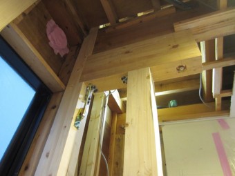 中古住宅の腐食した柱を取替―大地震に備えて耐震補強 中古住宅の腐食した柱を取替―大地震に備えて耐震補強